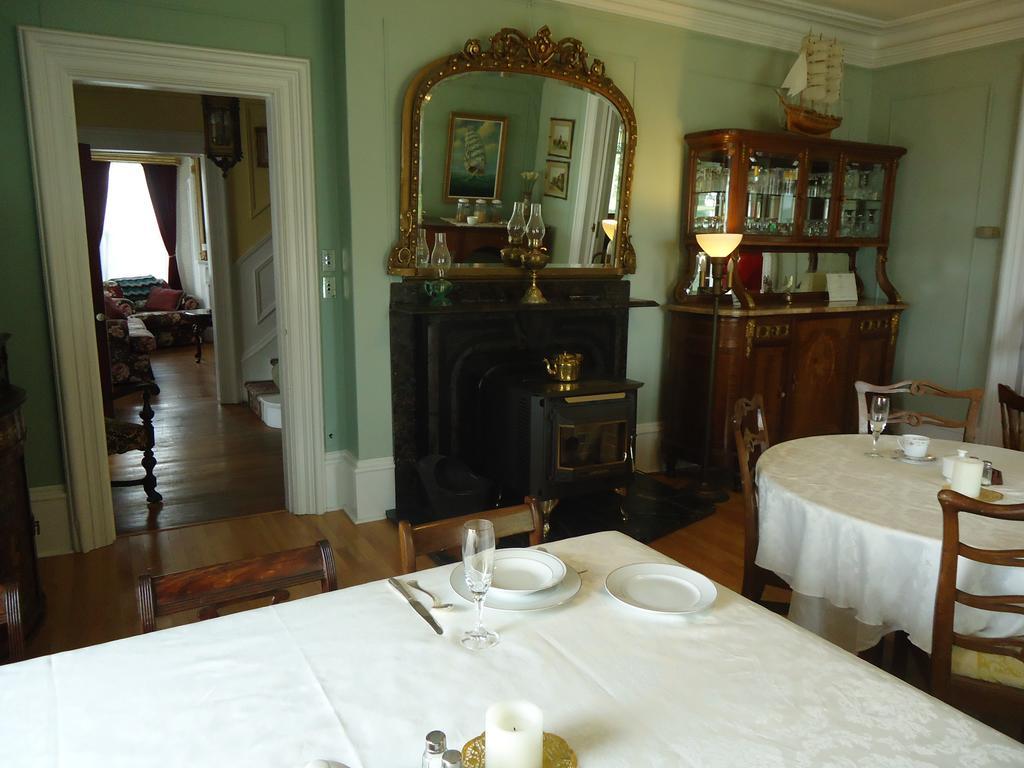 Governor'S Mansion Inn Miramichi Exterior photo
